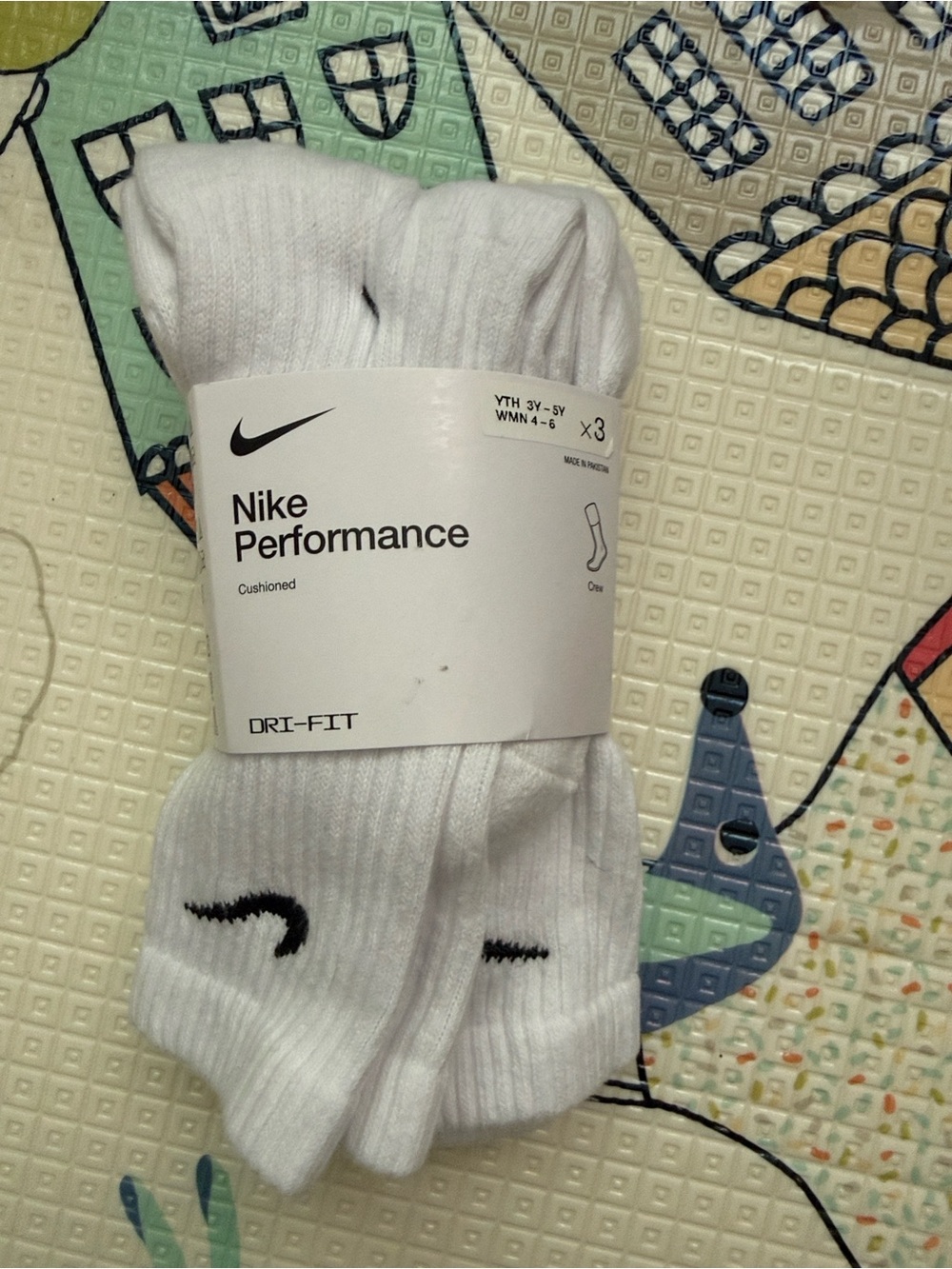 NWT Nike Performance White Cushioned Dri-FIT Crew Socks (3-Pack)